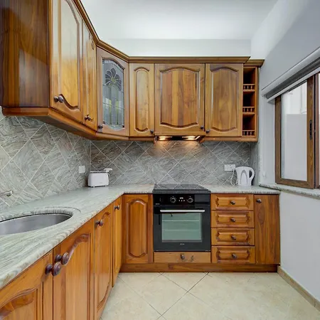 A Spacious 3br In Stunning Mellieha With Views By 360 Estates شقة *