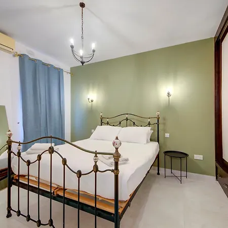 公寓 A Spacious 3br In Stunning Mellieha With Views By 360 Estates