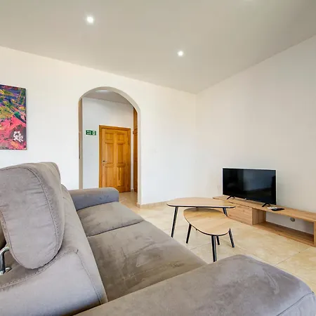 A Spacious 3br In Stunning Mellieha With Views By 360 Estates 公寓