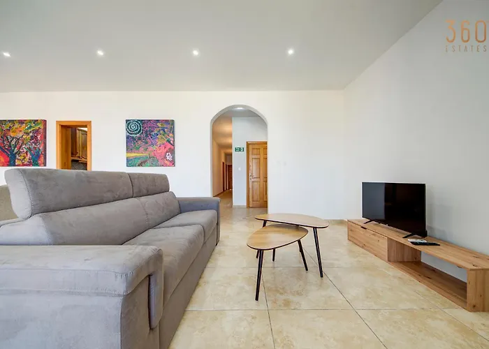 Lejlighed A Spacious 3br In Stunning Mellieha With Views By 360 Estates Ghajn Zejtuna